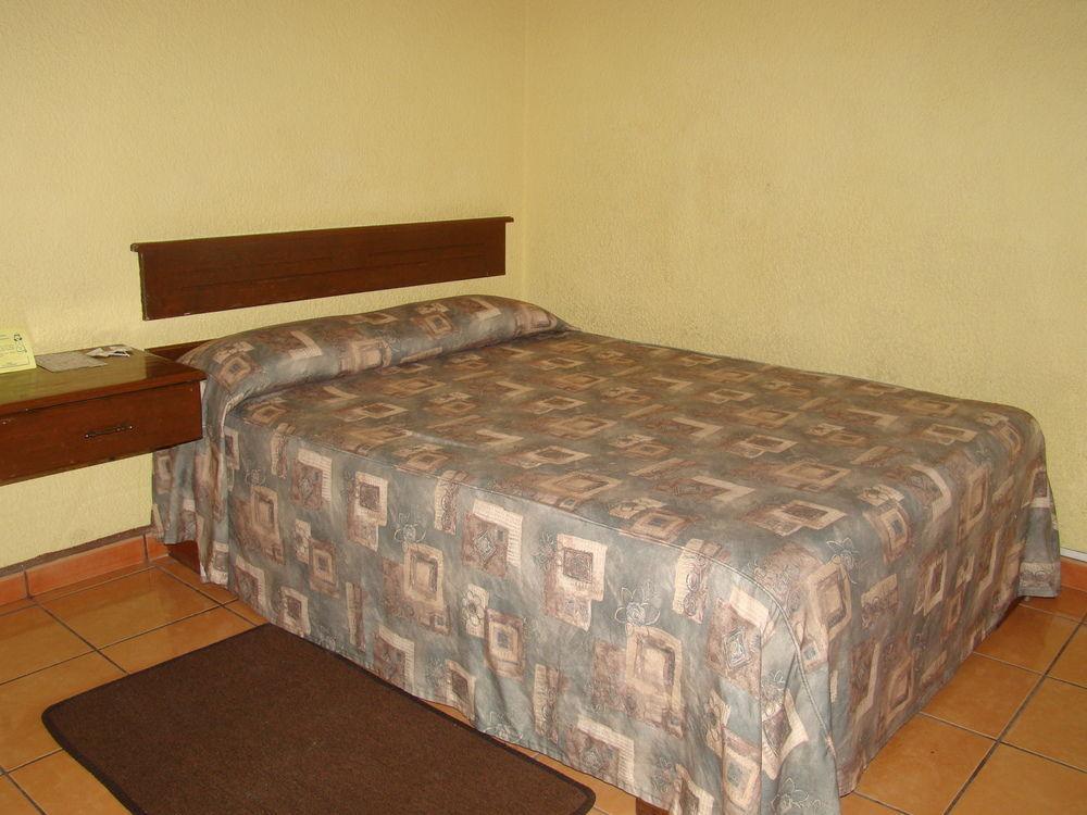 Hotel Estefania Morelia Eksteriør bilde